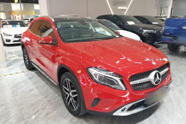 Used Mercedes-Benz GLA 2016 GLA 200 Fashion Model Front Right 45 Deg