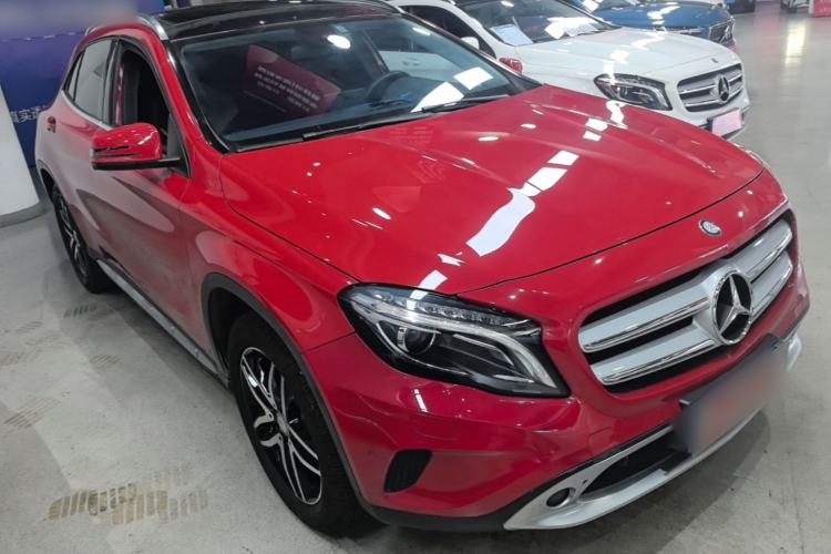 Used Mercedes-Benz GLA 2016 GLA 200 Fashion Model Front Right 45 Deg