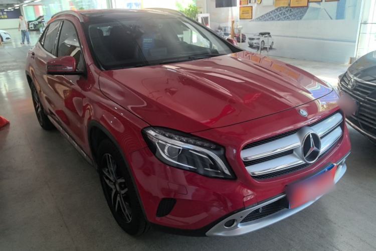 Used Mercedes-Benz GLA 2016 GLA 200 Fashion Model Front Right 45 Deg