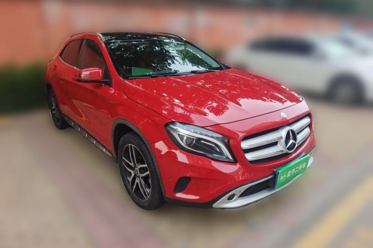 Used Mercedes-Benz GLA 2016 GLA 200 Fashion Model Front Right 45 Deg