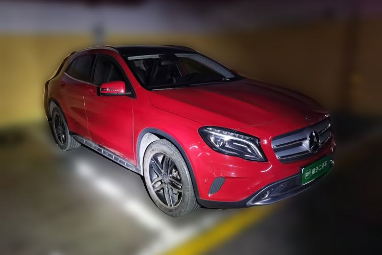 Used Mercedes-Benz GLA 2016 GLA 200 Fashion Model Front Right 45 Deg