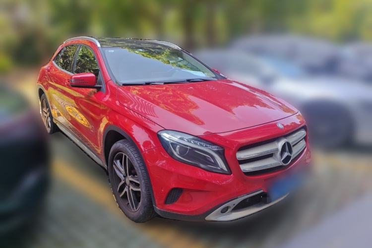Used Mercedes-Benz GLA 2016 GLA 200 Fashion Model Front Right 45 Deg