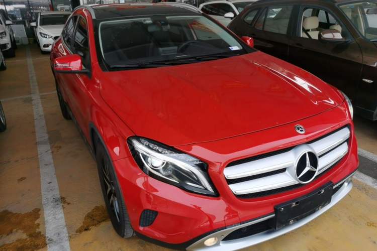 Used Mercedes-Benz GLA 2016 GLA 220 4MATIC Fashion Edition Front Right 45 Deg