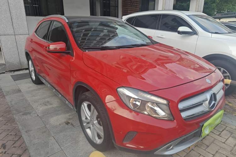 Used Mercedes-Benz GLA 2016 GLA 200 Sport Edition Front Right 45 Deg