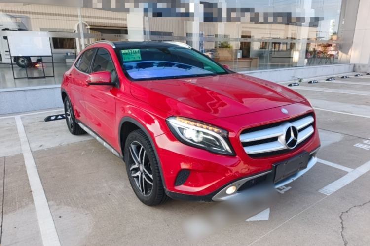 Used Mercedes-Benz GLA 2016 GLA 200 Fashion Model Front Right 45 Deg