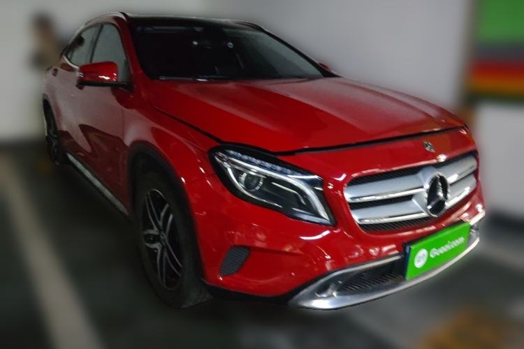 Used Mercedes-Benz GLA 2016 GLA 200 Fashion Model Front Right 45 Deg