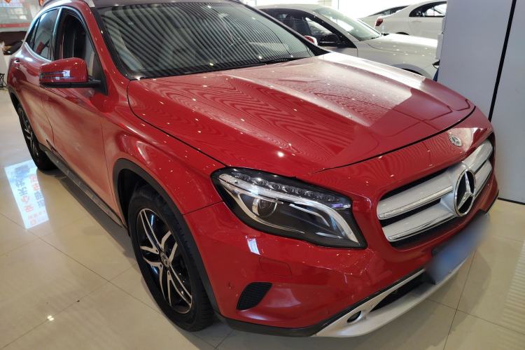 Used Mercedes-Benz GLA 2016 GLA 220 4MATIC Fashion Edition Front Right 45 Deg