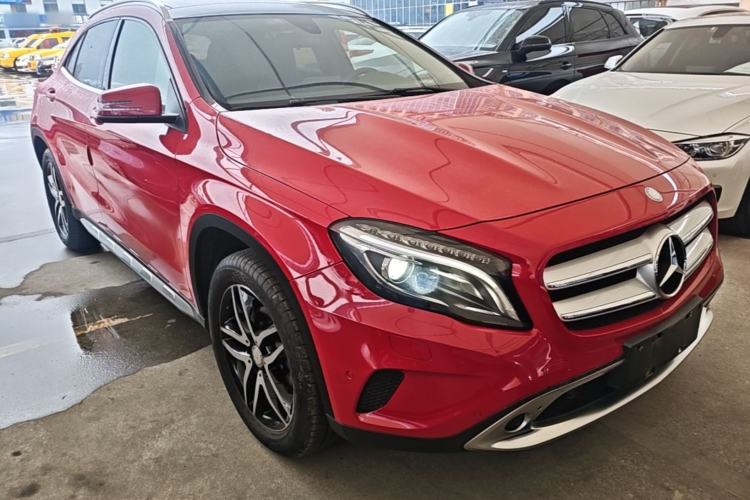 Used Mercedes-Benz GLA 2016 GLA 200 Fashion Model Front Right 45 Deg