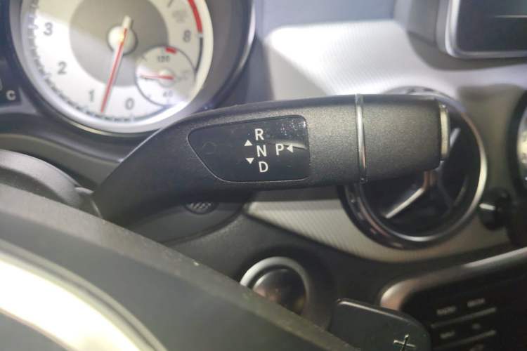 Used Mercedes-Benz GLA 2016 GLA 220 4MATIC Fashion Edition Gear Lever