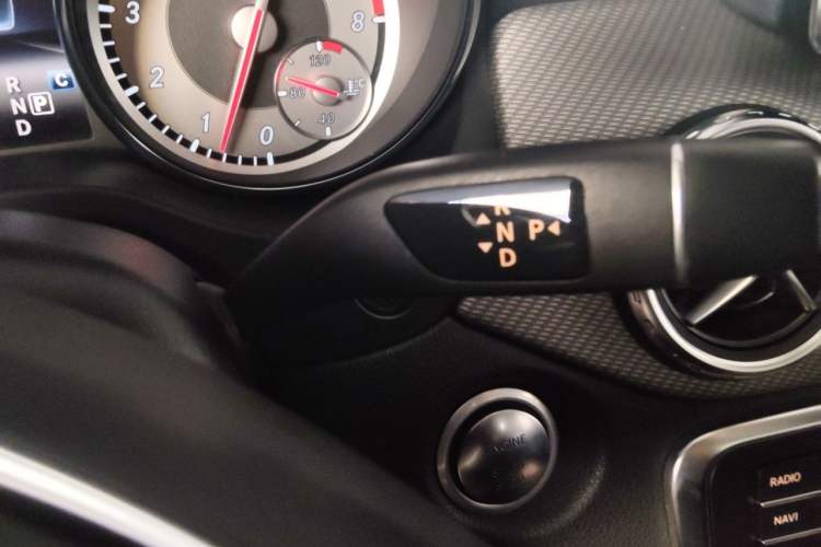 Used Mercedes-Benz GLA 2016 GLA 200 Fashion Model Gear Lever
