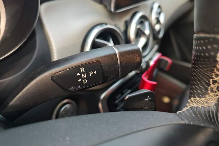 Used Mercedes-Benz GLA 2016 GLA 200 Sport Edition Gear Lever