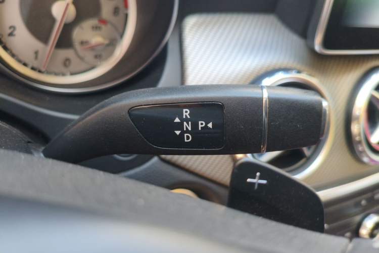 Used Mercedes-Benz GLA 2016 GLA 200 Fashion Model Gear Lever