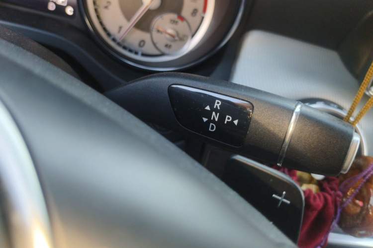 Used Mercedes-Benz GLA 2016 GLA 220 4MATIC Fashion Edition Gear Lever