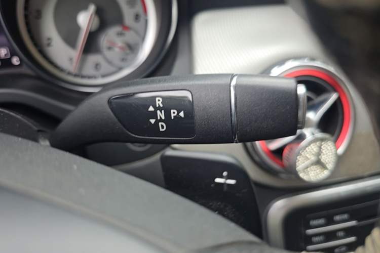Used Mercedes-Benz GLA 2016 GLA 200 Fashion Model Gear Lever