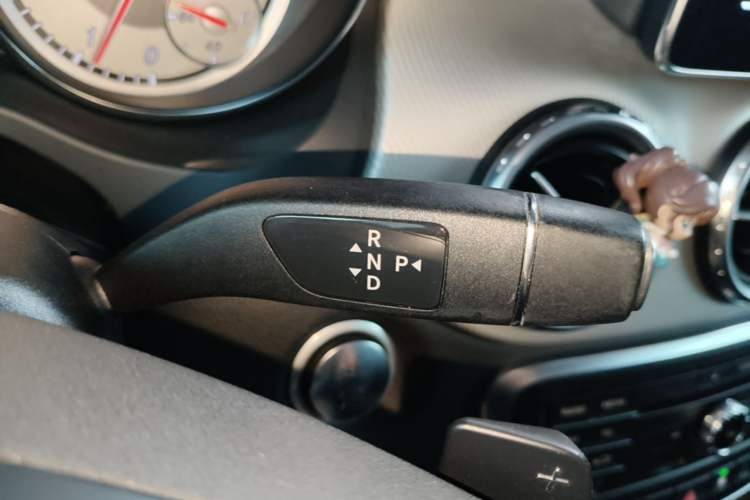 Used Mercedes-Benz GLA 2016 GLA 200 Fashion Model Gear Lever