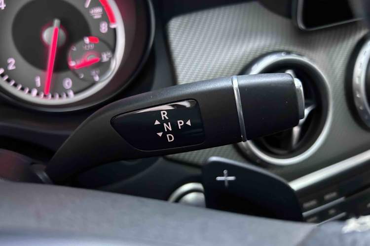 Used Mercedes-Benz GLA 2016 GLA 200 Fashion Model Gear Lever