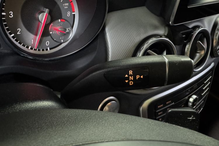 Used Mercedes-Benz GLA 2016 GLA 200 Fashion Model Gear Lever