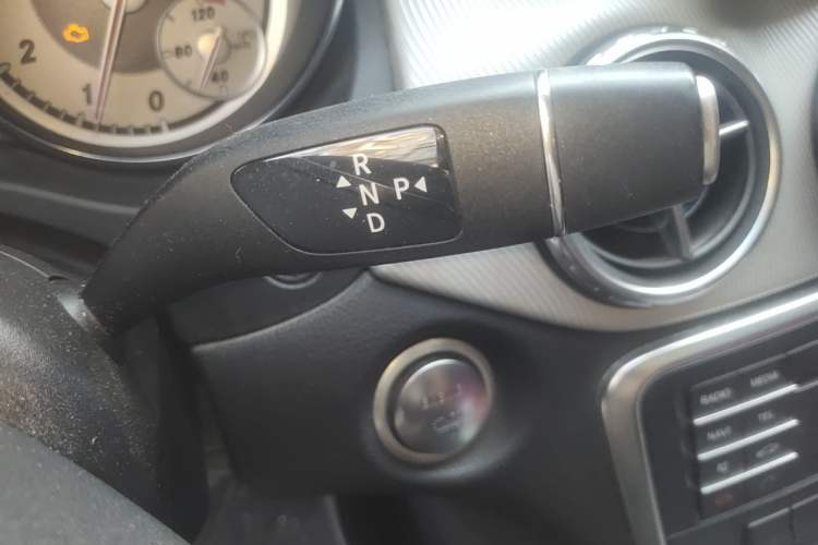 Used Mercedes-Benz GLA 2016 GLA 200 Fashion Model Gear Lever