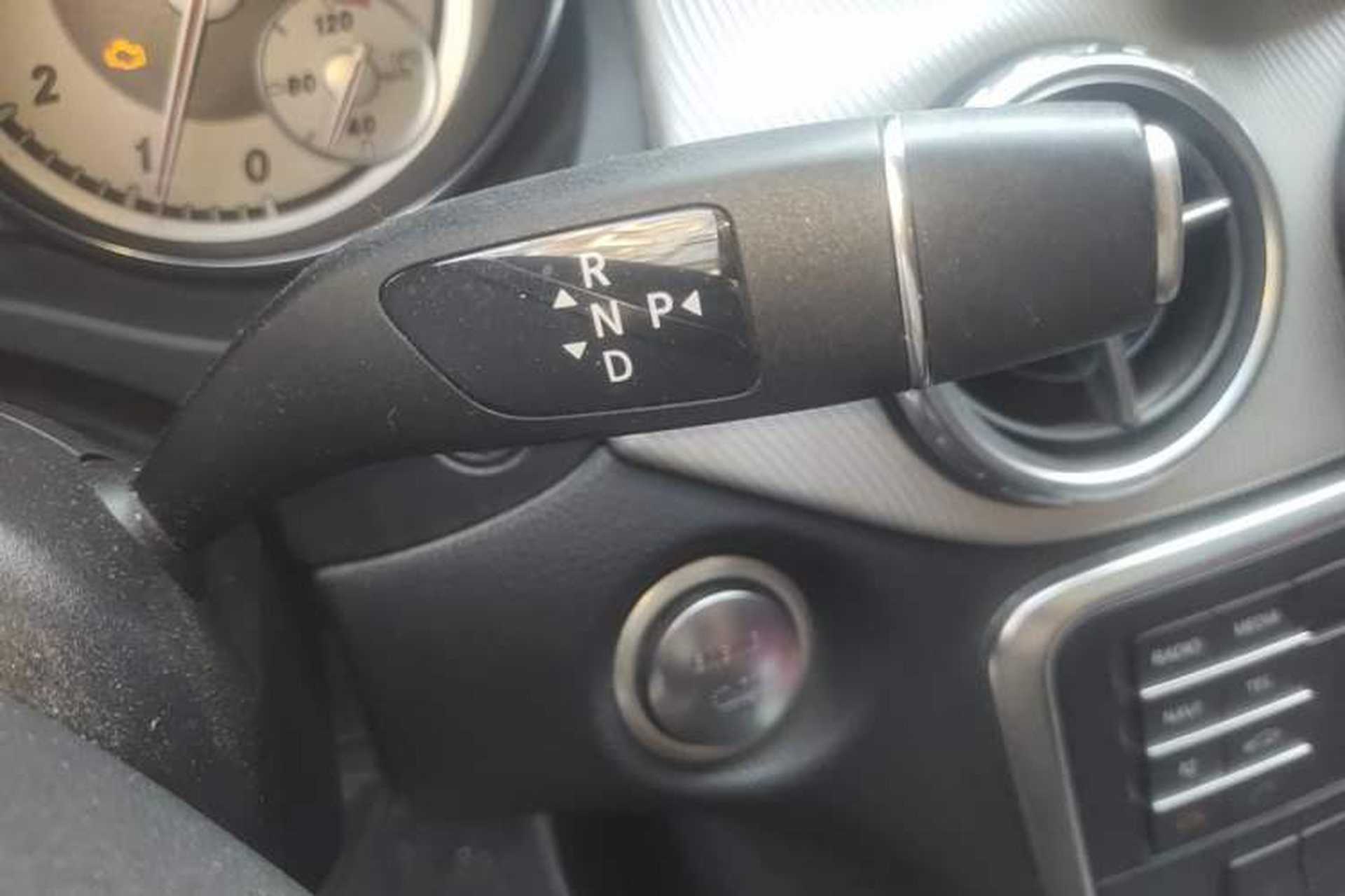 Used Mercedes-Benz GLA 2016 GLA 200 Fashion Model Gear Lever