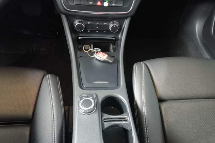 Used Mercedes-Benz GLA 2016 GLA 200 Sport Edition Gear Lever