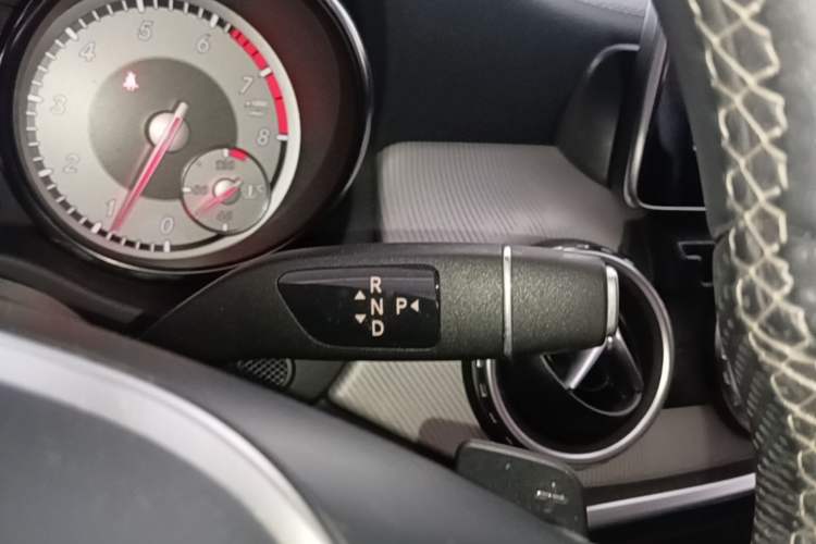 Used Mercedes-Benz GLA 2016 GLA 200 Fashion Model Gear Lever