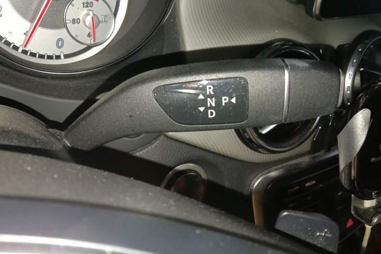 Used Mercedes-Benz GLA 2016 GLA 220 4MATIC Fashion Edition Gear Lever