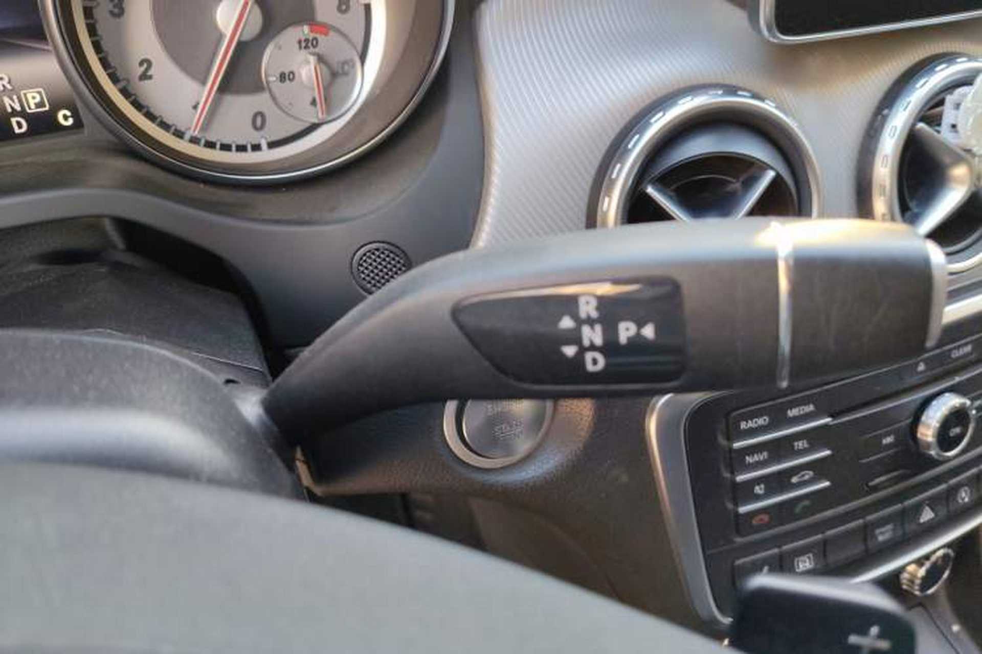 Used Mercedes-Benz GLA 2016 GLA 220 4MATIC Fashion Edition Gear Lever