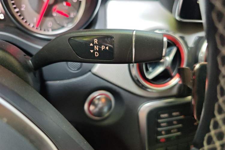 Used Mercedes-Benz GLA 2016 GLA 200 Fashion Model Gear Lever