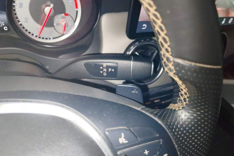 Used Mercedes-Benz GLA 2016 GLA 220 4MATIC Fashion Edition Gear Lever