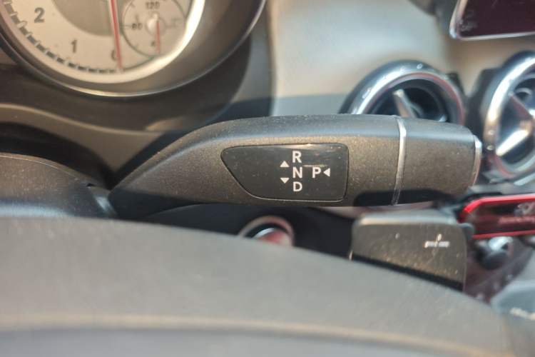 Used Mercedes-Benz GLA 2016 GLA 200 Fashion Model Gear Lever