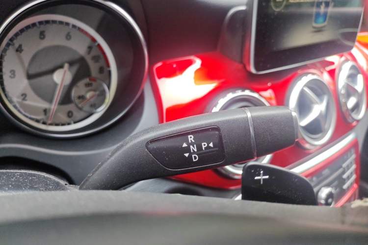 Used Mercedes-Benz GLA 2016 GLA 200 Fashion Model Gear Lever