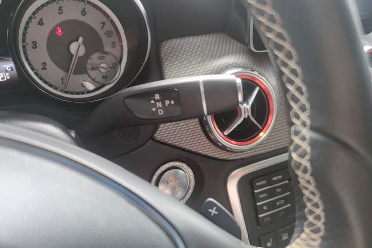 Used Mercedes-Benz GLA 2016 GLA 220 4MATIC Fashion Edition Gear Lever