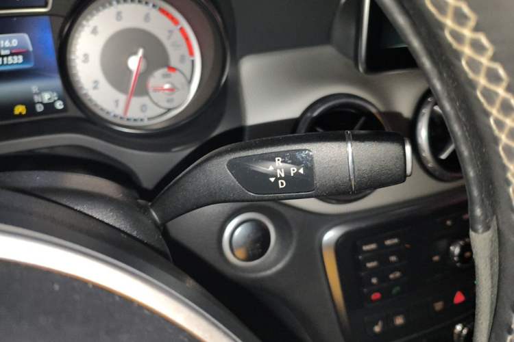 Used Mercedes-Benz GLA 2016 GLA 220 4MATIC Fashion Edition Gear Lever