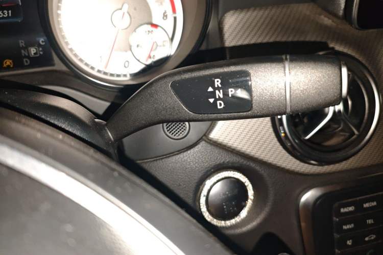 Used Mercedes-Benz GLA 2016 GLA 200 Fashion Model Gear Lever