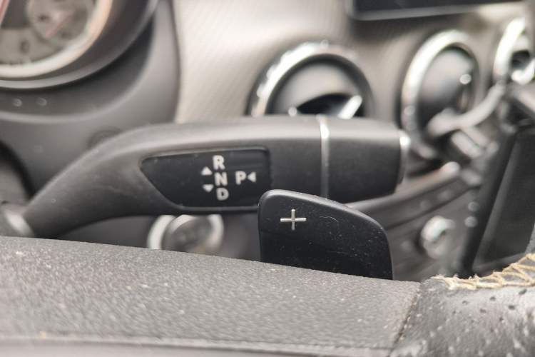 Used Mercedes-Benz GLA 2016 GLA 220 4MATIC Fashion Edition Gear Lever