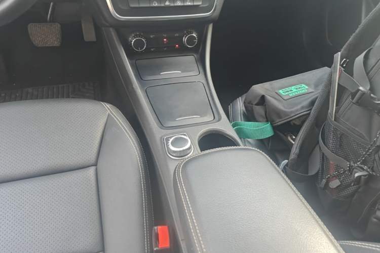 Used Mercedes-Benz GLA 2016 GLA 200 Sport Edition Gear Lever