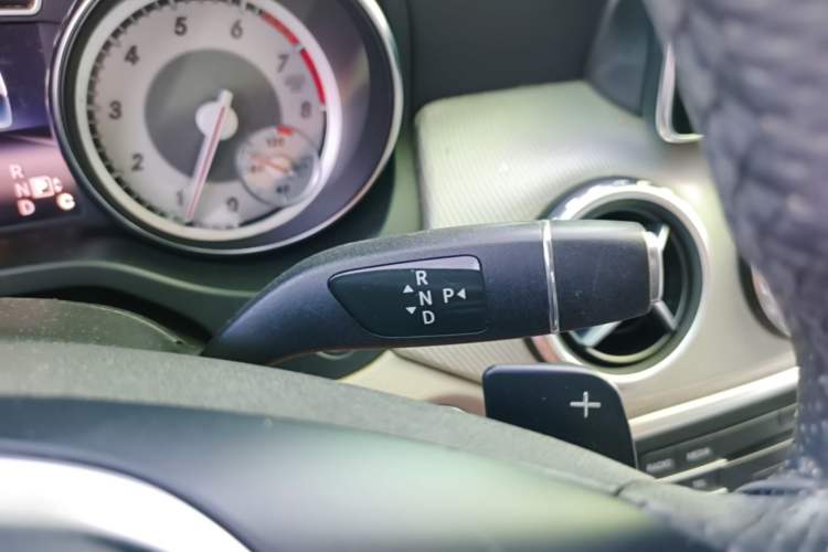 Used Mercedes-Benz GLA 2016 GLA 200 Fashion Model Gear Lever