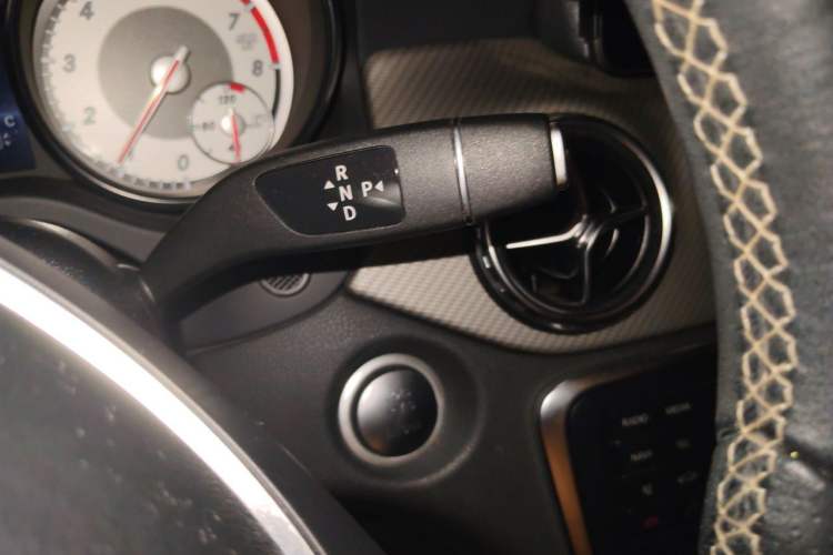 Used Mercedes-Benz GLA 2016 GLA 200 Fashion Model Gear Lever