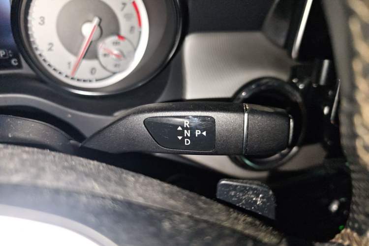 Used Mercedes-Benz GLA 2016 GLA 200 Fashion Model Gear Lever