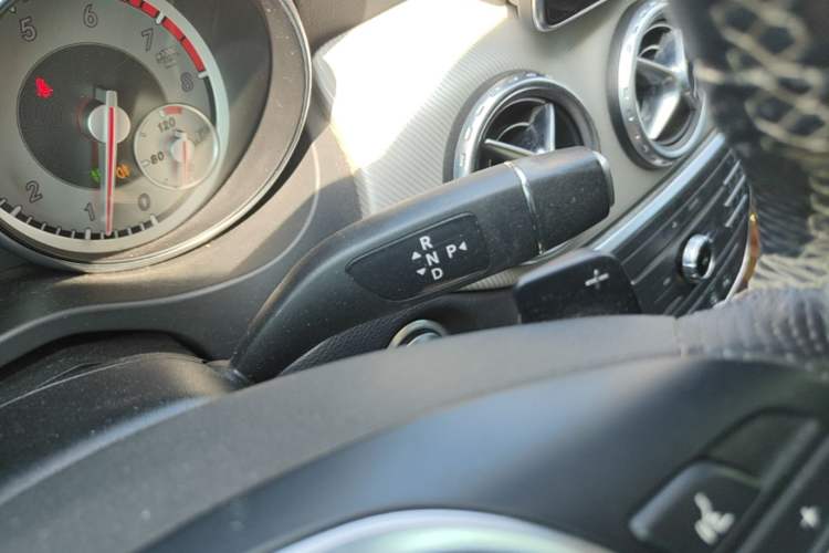 Used Mercedes-Benz GLA 2016 GLA 200 Fashion Model Gear Lever