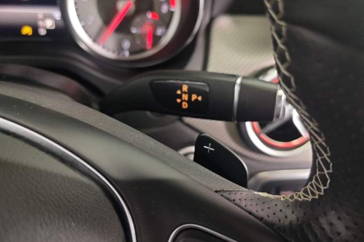 Used Mercedes-Benz GLA 2016 GLA 200 Fashion Model Gear Lever