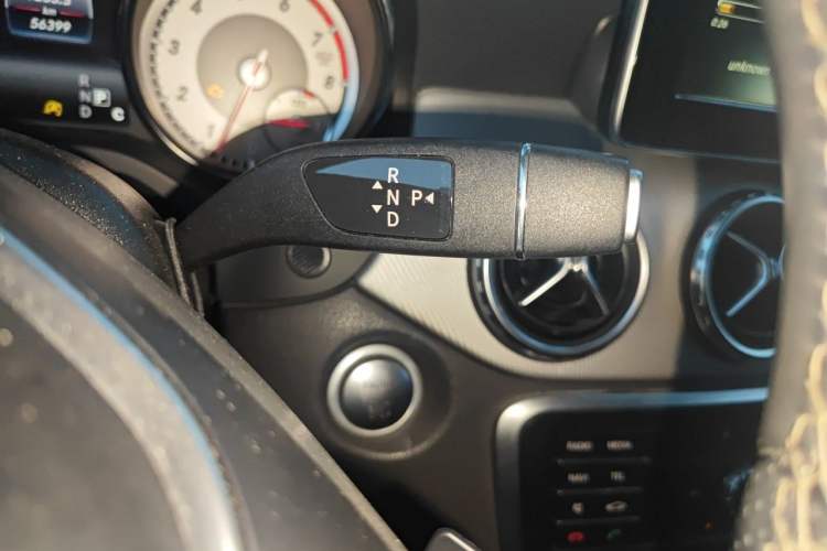 Used Mercedes-Benz GLA 2016 GLA 200 Fashion Model Gear Lever