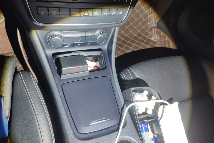 Used Mercedes-Benz GLA 2016 GLA 220 4MATIC Fashion Edition Gear Lever
