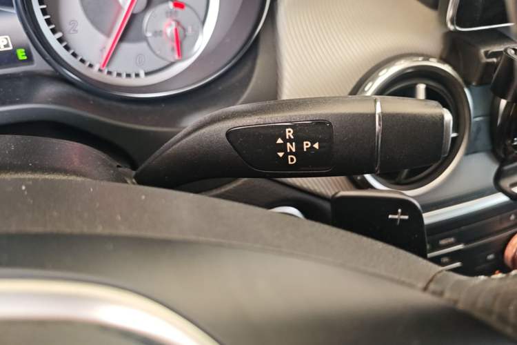 Used Mercedes-Benz GLA 2016 GLA 200 Fashion Model Gear Lever