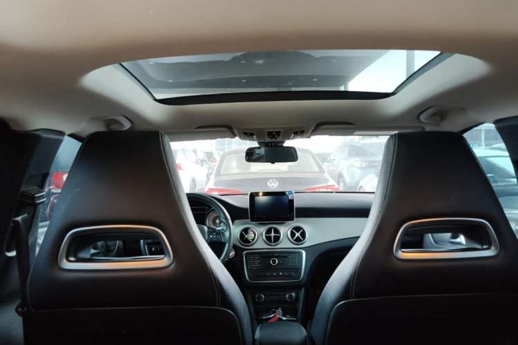 Used Mercedes-Benz GLA 2016 GLA 200 Fashion Model Headliner
