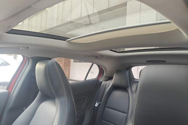 Used Mercedes-Benz GLA 2016 GLA 200 Sport Edition Headliner
