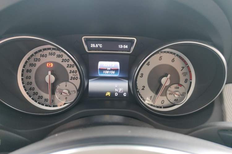 Used Mercedes-Benz GLA 2016 GLA 220 4MATIC Fashion Edition Instrument Cluster