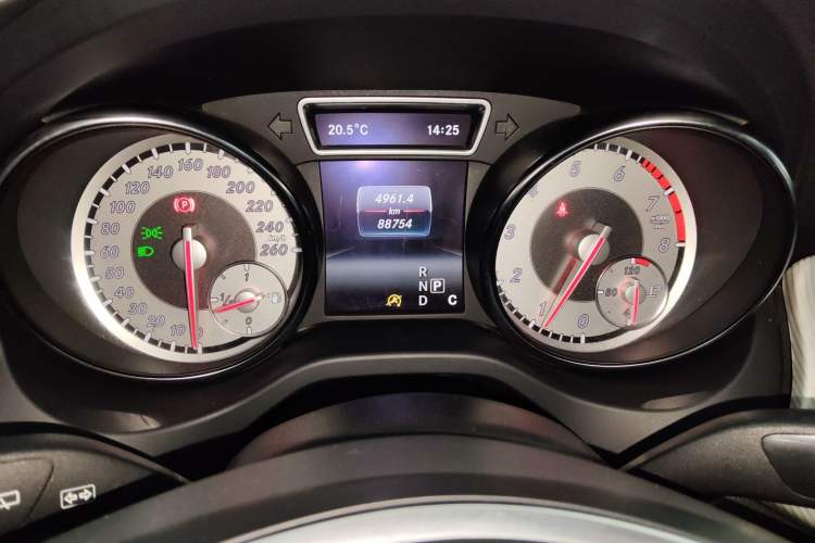 Used Mercedes-Benz GLA 2016 GLA 200 Sport Edition Instrument Cluster