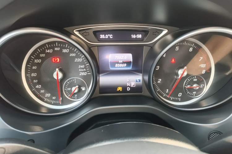 Used Mercedes-Benz GLA 2016 GLA 200 Fashion Model Instrument Cluster