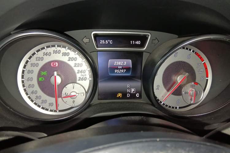 Used Mercedes-Benz GLA 2016 GLA 220 4MATIC Fashion Edition Instrument Cluster